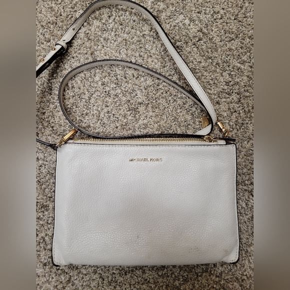 Michael kors Bag with matching wristlet - Picture 3 of 12